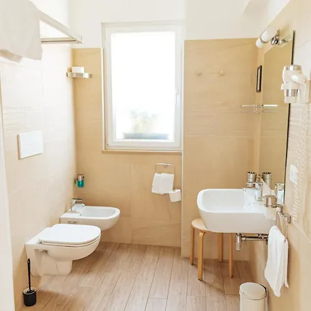 Cufa Oda ve Kahvaltı 4*